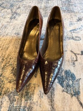 Stuart Weitzman Brown Croc-Embossed Pointed-Toe Pumps